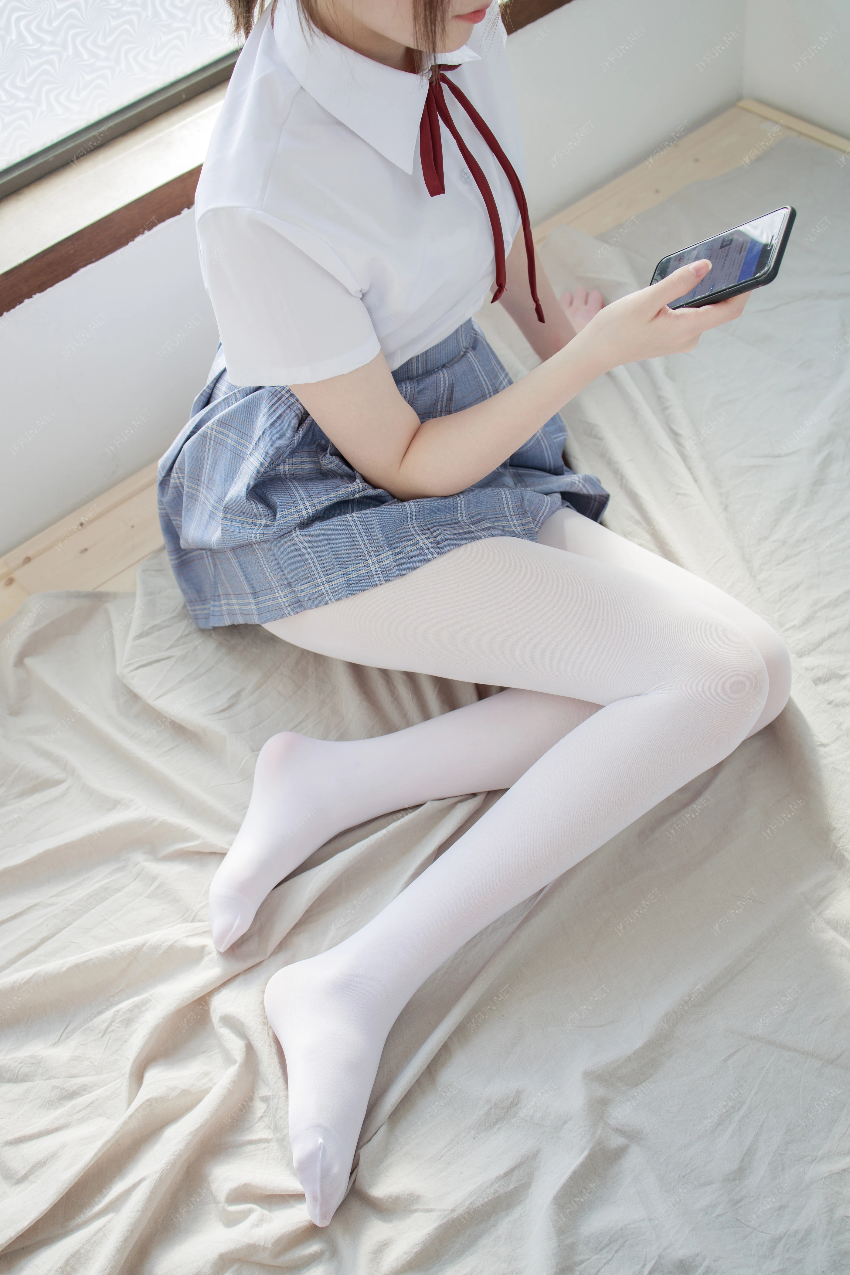 森萝财团 [JKFUN-002] Aika 可爱学妹丝足 [230P 1V]插图3